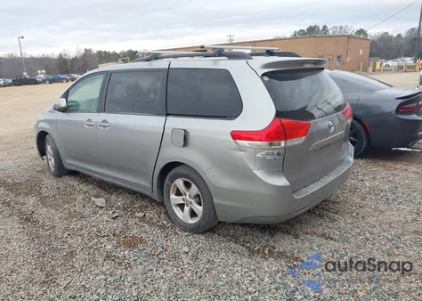 2011 Toyota Sienna Le V6 from USA, damaged, VIN 5TDKK3DC8BS078034